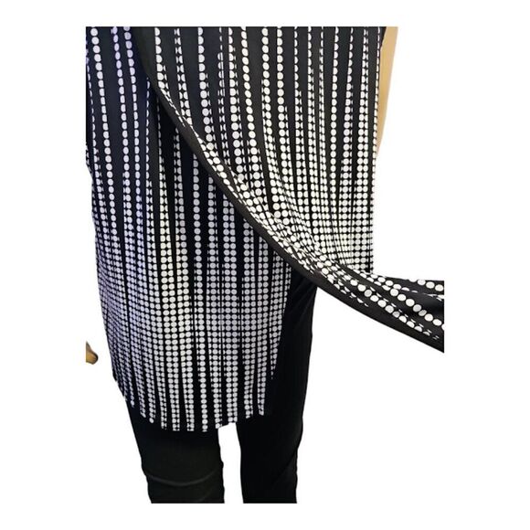 Nygard polka dot blouse open behind - Picture 6 of 8